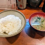 とんかつ 大吉 - ご飯とお味噌汁