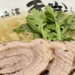 横濱 本丸亭  新橋店 - チャーシューと春菊