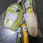 わくわく広場 トナリエクレオ つくば店 - こちらの売り場を見ても、改めて茨城県の野菜販売は競争が熾烈だと思いました。