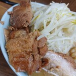 ラーメン二郎 - ブタ入り@950円