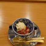 みつき - 白バラバニラアイスとあたたかいいちご