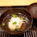 みつき - 虎魚の天ぷらと焼き麩をお出汁で