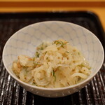 みつき - 一膳目はお寿司のように、二膳目は熱が入りいかめしとなる。