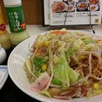 リンガーハット - 野菜たっぷり皿うどん　国産野菜４８０ｇ、６９０円