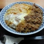 神戸らんぷ亭 - カツ丼と牛丼的な(´・ω・｀)