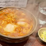 酒と味噌煮込み 味噌煮込罠 - キムチ味噌煮込みうどん