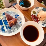 Kohi Mame Bai Sen Kou Bou Mame Kiti - まめ吉ブレンドとチーズケーキ、玉川上水ブレンドとクランベリーのスコーン　アラビアの器が素敵