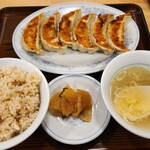 ぎょうざの満洲 - 料理写真: