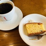 ラ ココリコ - 食後にパウンドケーキとコーヒーも付いてくる。