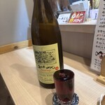 モツの朝立ち - 赤ワイン　一升瓶で登場！