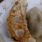 餃子のアップ（いい感じの焼き加減）