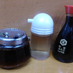 代一元 - 卓上の調味料