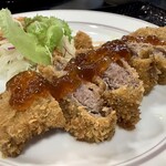 あか牛レストラン 肥後郷土料理よかよか - 【あか牛ミルフィーユカツ】薄衣でさっくり仕上がってます♪