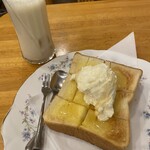 名古屋市市政資料館 喫茶室 - ハニートースト 500円