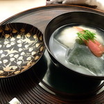懐石料理 桝田 - 御椀<はまぐりしんじょう>