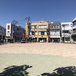 天たまや - ウルトラマン交番の広場