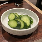 焼肉食道 大勝 - 今度は　きゅうりのぬか漬け