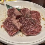 焼肉食道 大勝 - 今日のおススメは何〜？とスタッフさんに聞くと　上ハラミと上カルビ。　上ハラミをオーダー‼️