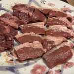 焼肉食道 大勝 - タン下とハツ2人前