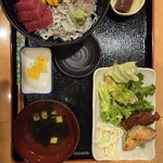 ちりめん・しらす専門店 凪 - 三色丼