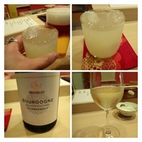 鮨 久保田 - お酒はメニュー以外の品も用意されています。先ずは「ビール」と「梅酒」を。 
                次にお勧めの「ワイン」を頂きました。 