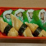 サカナ・クーテ - 国産鯖広島菜巻＆煮穴子握りセット (税込)864円 (2024.05.09)