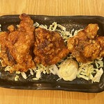Gyouza Shokudou Tsurukame - カリカリ鶏もも唐揚げ（黒胡椒ガーリック）　600円（税込）