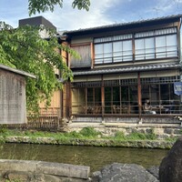 伊藤ダイニング 京都 - 白川側から見た外観