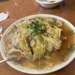 Shunraiken - ものすごい量に見えますが、それは野菜の餡。