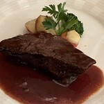 シェフ植田 - 牛タンの赤ワイン煮