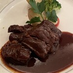 シェフ植田 - ほほ肉の赤ワイン煮