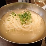 Seiniku Oroshitonya Chokuei Yakiniku Ten Nikushou Gyuu Jirou - 冷麺