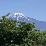 ゆで太郎 もつ次郎 - 今日も良い子にしか見えない富士山がお出迎え&お見送り