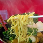 横浜ラーメン 相馬家 - 麺リフト