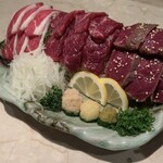 馬肉料理専門店さくら - 馬刺し３種盛り！