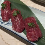 馬肉料理専門店さくら - 赤身の握り！