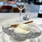 ウシマル - 山武牛のドルチェ。 ヨーグルトとアイス。 乳です。 乳感たっぷりの濃厚ドルチェ。