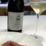 ウシマル - 甲州種を使った国産ワイン。 ふわっとふくよか、酸味と甘味がエレガント。