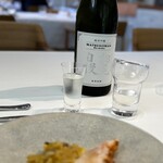 ウシマル - 地元松尾の日本酒。 冷たい日本酒はイタリアンにも相性ばっちり。 グラスも美しいでしょ。