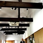 ウシマル - 旧館（レストラン）もこんなにきれいにリノベされてます。 写っているのはオーナー。