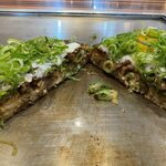 Okonomiyaki Kiji - スジ焼の断面
