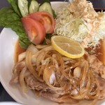 丸勝食堂 - 大きなロースが4枚！