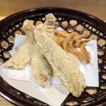 諒麿 - キスの天ぷら（骨別）