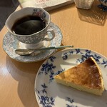 Neko no shippo - ベイクド・チーズケーキ
                        コーヒー