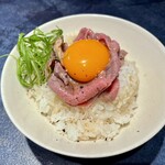 Uzuto Kaminari - A4黒毛和牛ローストビーフ飯　900円(税込)