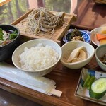 Kandukuri Sou - ◯かもねぎ蕎麦膳¥1,800
                      …ざる蕎麦、鴨汁、ご飯、小鉢4種、香の物がついたセット。
