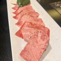 焼肉 喰心 - 短冊切りと薄切りタン