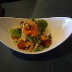 洋食屋ZEN - ⑥サーモンと魚介サラダ（600円）