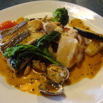 洋食屋ZEN - ⑥本日の鮮魚： 千葉産スズキと宮城産活帆立のポワレ　各種野菜添え