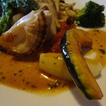 洋食屋ZEN - ⑥本日の鮮魚： 千葉産スズキと宮城産活帆立のポワレ　各種野菜添え